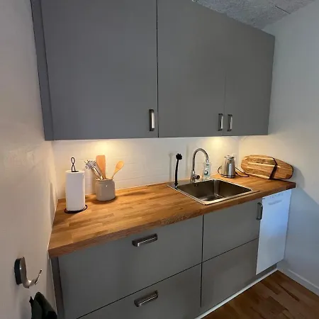 Ny Taet Pa Strand, Park Og Apartman